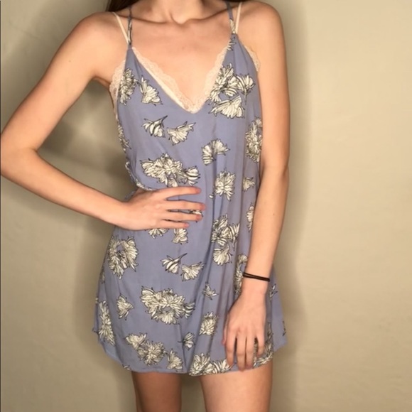 Hello Molly Dresses & Skirts - Tobi cute side tie mini dress